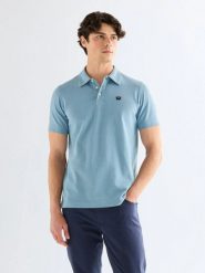 MESKA KOSZULKA WRANGLER POLO SHIRT CAPTAINS BLUE 112378448. Niebieskie koszulki polo męskie Wrangler, m, bez wzorów, bez ramiączek. Za 99.99 zł.