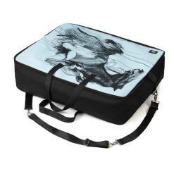 Torba na siodło dla konia Galop Wear. Niebieskie torby męskie na ramię GALOP WEAR, bez wzorów, z materiału, na ramię. Za 284.05 zł.
