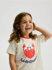 T-shirt z wypukłym nadrukiem - złamana biel. Koszulki dziewczęce Reserved, m, bez wzorów, z bawełny, bez ramiączek. W wyprzedaży za 15.99 zł.