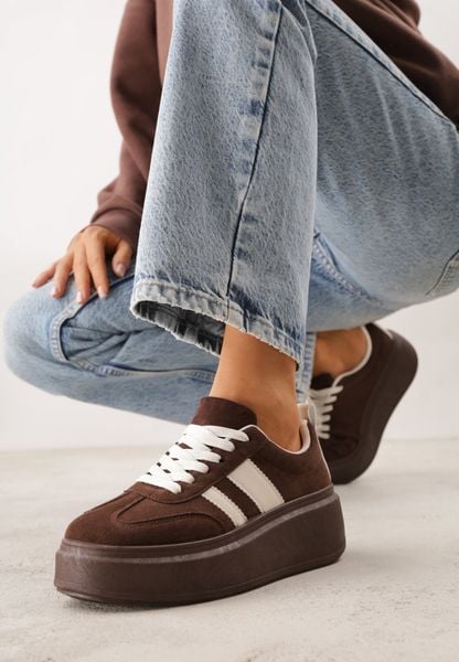 Brązowe Sneakersy Kultowe Tenisówki na Platformie z Koturnem Elisara. Brązowe trampki i tenisówki damskie Born2be, bez wzorów, z jeansu. Za 119.99 zł.
