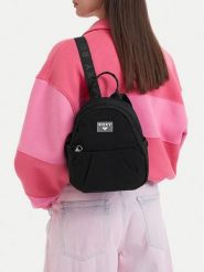 Roxy Plecak WBEOHP-ROXY-M-001-10 Czarny. Czarne plecaki damskie Roxy, bez wzorów, z materiału, sportowe. Za 129.99 zł.