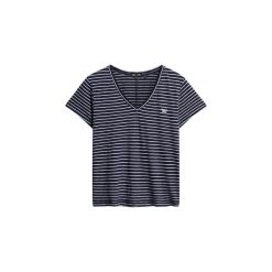 Koszulka damska Superdry Studios. Niebieskie bluzki sportowe damskie Superdry., bez wzorów, bez ramiączek. Za 119.70 zł.