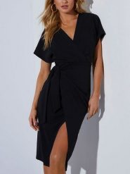 Milan Kiss Sukienka w kolorze czarnym rozmiar: S. Czarne sukienki damskie Milan Kiss, s, bez wzorów, bez kołnierzyka, bez ramiączek, midi. Za 145.26 zł.