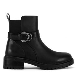 Botki Clara Barson. Czarne botki damskie Clara Barson, bez obcasa, na płaskiej podeszwie, bez zapięcia. Za 159.99 zł.