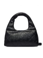 Calvin Klein Torebka Emblem Aop Puffer Bag With Strap LV04F3200G Czarny. Czarne torebki klasyczne damskie CALVIN KLEIN, bez wzorów, ze skóry, bez dodatków. Za 449.99 zł.