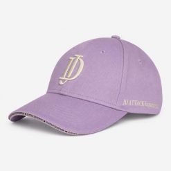 Czapka z daszkiem Aya Lavender JD ATTACK. Fioletowe czapki z daszkiem damskie JD ATTACK, z aplikacjami, z żakardem. Za 109.00 zł.