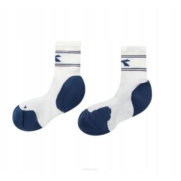 Skarpety tenisowe Diadora Socks Court. Białe skarpetki damskie Diadora, bez wzorów. Za 54.00 zł.