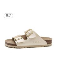 Teegu Klapki w kolorze złotym rozmiar: 39. Żółte klapki damskie teegu, bez wzorów, bez obcasa. Za 121.99 zł.