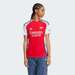 Koszulka Arsenal 24/25 Home. Białe bluzki damskie Adidas, s, bez wzorów, z materiału, bez kołnierzyka. W wyprzedaży za 314.30 zł.