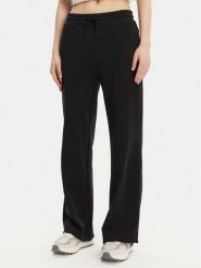 Converse Spodnie dresowe 10028418-A03 Czarny Wide Leg. Czarne spodnie dresowe damskie Converse, l, bez wzorów, z bawełny. Za 159.99 zł.