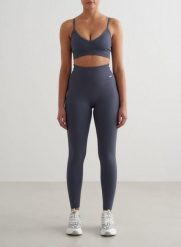 Damskie legginsy bezszwowe, prążkowane, wysoki stan, squat proof niebieskie. Niebieskie legginsy damskie Aim'n, xs, bez wzorów, z dzianiny. Za 165.10 zł.