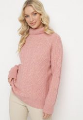 Ciemnoróżowy Luźny Golf w Warkoczykowy Splot Gordamia. Czerwone golfy damskie Born2be, z aplikacjami, ze splotem, bez ramiączek. Za 129.99 zł.