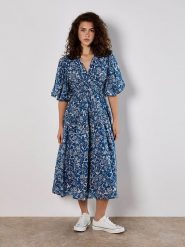 Apricot Sukienka w kolorze niebieskim rozmiar: XS. Niebieskie sukienki damskie Apricot, xs, bez wzorów, z wiskozy, bez kołnierzyka, bez ramiączek, maxi. Za 87.61 zł.