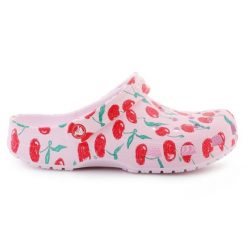 Klapki Crocs Classic Fresh Fruits clog 211008-6ZW różowe. Czerwone klapki damskie bez wzorów, bez obcasa. Za 360.01 zł.