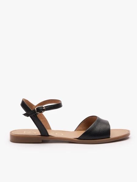 Czarne płaskie sandały. Czarne sandały damskie Ryłko, bez wzorów, z syntetyku, bez obcasa, na płaskiej podeszwie. Za 299.99 zł.