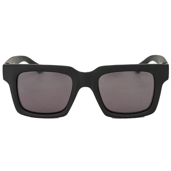 Okulary Przeciwsłoneczne Magnom. Czarne okulary przeciwsłoneczne damskie MARTES ESSENTIALS. Za 60.99 zł.
