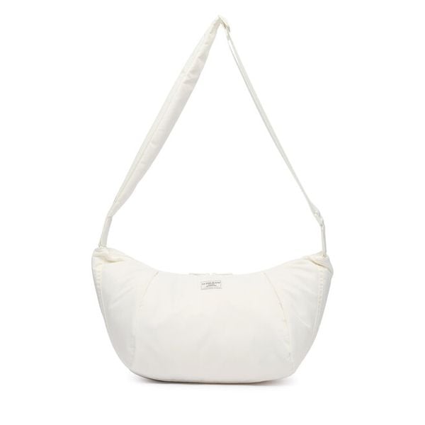 Torebka Guess Jeans. Białe listonoszki damskie Guess Jeans, z aplikacjami, z jeansu, bez dodatków. Za 279.99 zł.