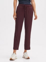 OPUS Spodnie w kolorze bordowym rozmiar: 38. Czerwone spodnie materiałowe damskie Opus, bez wzorów, z materiału. Za 143.99 zł.