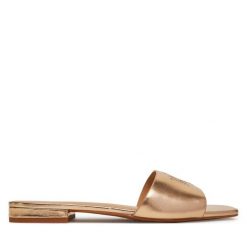 Klapki LAUREN RALPH LAUREN. Żółte klapki damskie Lauren Ralph Lauren, bez wzorów, bez obcasa. Za 449.99 zł.