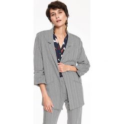 ŻAKIET DAMSKI, WE WZORY, LUŹNY, Z RĘKAWEM 3/4. Czarne marynarki i żakiety damskie TOP SECRET, bez wzorów, eleganckie. W wyprzedaży za 89.99 zł.