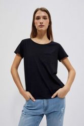 Bawełniany t-shirt z kieszkonką i krótkimi rękawami czarny. Czarne t-shirty damskie MOODO, xs, bez wzorów, z bawełny, bez kołnierzyka. W wyprzedaży za 17.49 zł.