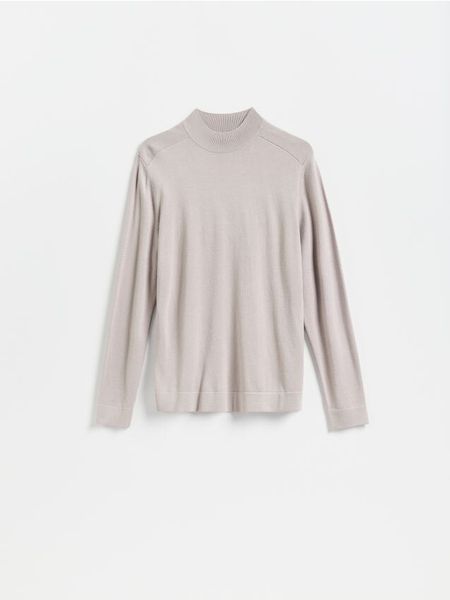 Gładki sweter z półgolfem - beżowy. Brązowe swetry męskie Reserved, l, bez wzorów, z dzianiny, bez kołnierzyka. Za 129.99 zł.
