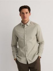 Bawełniana koszula regular fit - jasnozielony. Zielone koszule męskie Reserved, l, bez wzorów, z bawełny, bez kołnierzyka, bez ramiączek. Za 139.99 zł.