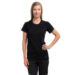 Koszulka trekkingowa damska Merino 150 Baselayer SS Women. Czarne t-shirty damskie Smartwool, bez wzorów, z wełny, bez kołnierzyka. Za 339.99 zł.