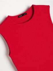 Bawełniany top regular fit basic - czerwony. Czerwone topy sportowe damskie Sinsay, l, bez wzorów, z bawełny, bez ramiączek. Za 19.99 zł.