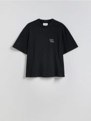 T-shirt loose z nadrukiem - czarny. Czarne t-shirty męskie Reserved, l, bez wzorów, z bawełny, bez kołnierzyka. W wyprzedaży za 55.99 zł.