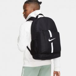 Plecak sportowo-turystyczny Nike Academy Team Backpack pojemność 22 L. Czarne plecaki damskie Nike, bez wzorów. Za 119.99 zł.