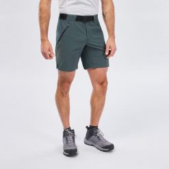 Spodenki turystyczne męskie Quechua MH500. Zielone szorty męskie QUECHUA, z elastanu, bez kołnierzyka. Za 79.99 zł.