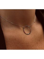 Les Favorites Srebrny naszyjnik z elementem ozdobnym - dł. 39 cm rozmiar: onesize. Szare naszyjniki damskie Les Favorites, srebrne. Za 130.99 zł.