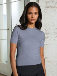 Dzianinowy sweter z krótkim rękawem - niebieski. Niebieskie swetry klasyczne damskie Sinsay, l, z dzianiny, bez kołnierzyka. Za 39.99 zł.