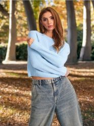 Sweter w paski - błękitny. Niebieskie swetry klasyczne damskie Sinsay, l, bez kołnierzyka. Za 49.99 zł.