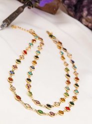 L'Atelier de Gaia Pozłacany naszyjnik z elementami ozdobnymi - dł. 45 cm rozmiar: onesize. Żółte naszyjniki damskie L'Atelier de Gaia, pozłacane. Za 71.95 zł.