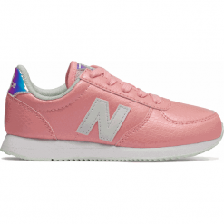 New Balance YC220M1. Buty sportowe dziewczęce New Balance, na lato, bez wzorów, z materiału, bez zapięcia. W wyprzedaży za 169.99 zł.