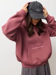Dresowa bluza hoodie z napisem - różowy. Czerwone bluzy bez kaptura damskie Sinsay, l, bez wzorów, z dresówki, bez ramiączek, bez kaptura. Za 49.99 zł.