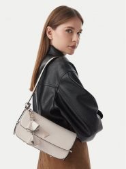 Guess Torebka Danielle HWZG22 27190 Kremowy. Białe torebki klasyczne damskie Guess, z aplikacjami, ze skóry, bez dodatków. Za 544.99 zł.