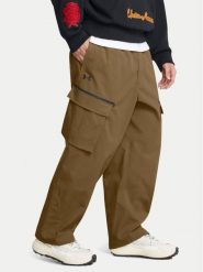 Under Armour Spodnie materiałowe Unstoppable 1388827 Brązowy Loose Fit. Brązowe spodnie materiałowe męskie Under Armour, bez wzorów, z materiału. Za 339.99 zł.