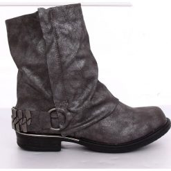 Botki militarne szare LL-166P Grey. Szare botki damskie ButyModne, ze skóry ekologicznej, militarne, bez obcasa, na płaskiej podeszwie, bez zapięcia. W wyprzedaży za 89.00 zł.