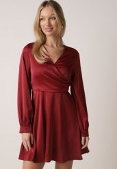 Czerwona Satynowa Sukienka VICES z Bawełny o Kopertowym Kroju Glanita. Czerwone sukienki damskie Born2be, na co dzień, l, bez wzorów, z bawełny, klasyczne, bez kołnierzyka, bez ramiączek, mini, kopertowe. Za 139.99 zł.