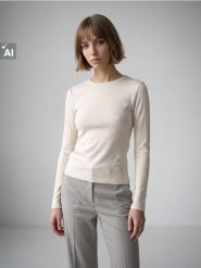 Koszulka z długim rękawem z domieszką wiskozy - kremowy. Białe t-shirty damskie Sinsay, l, bez wzorów, z wiskozy, bez kołnierzyka. Za 29.99 zł.
