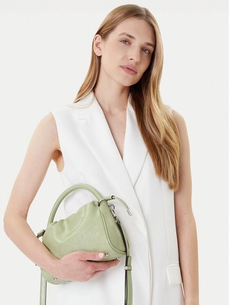 Guess Torebka HWMY96 59160 Zielony. Zielone torebki klasyczne damskie Guess, z aplikacjami, ze skóry, bez dodatków. Za 319.99 zł.