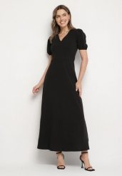 Czarna Sukienka Rozkloszowana z Trójkątnym Dekoltem Efralinae. Czarne sukienki damskie Born2be, na imprezę, na lato, l, bez wzorów, eleganckie, bez kołnierzyka, bez ramiączek, maxi, rozkloszowane. W wyprzedaży za 135.99 zł.
