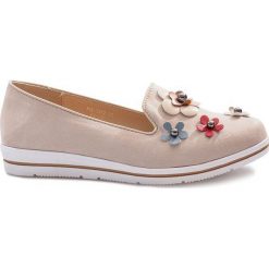 Brązowe Beżowe wsuwane półbuty na koturnie Multi Flower. Brązowe czółenka damskie ButyModne, bez wzorów, eleganckie, bez obcasa, na koturnie. Za 59.00 zł.