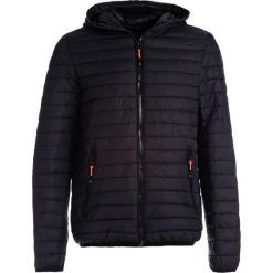 Czarna Kurtka Wichita. Czarne kurtki męskie Born2be, na jesień, l, bez wzorów, z materiału, bez kaptura. Za 129.99 zł.
