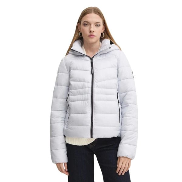 Damska ocieplana kurtka puchowa Superdry Fuji Quilt. Fioletowe kurtki damskie Superdry., bez wzorów, z puchu, bez kaptura. W wyprzedaży za 429.50 zł.