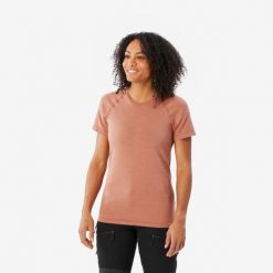 Koszulka damska trekkingowa z krótkim rękawem Forclaz MT900 merino seamless. Brązowe bluzki damskie FORCLAZ, m, bez wzorów, z elastanu, sportowe, bez kołnierzyka, bez ramiączek. Za 219.99 zł.