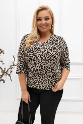Beżowa bluzka Amber we wzór panterki PLUS SIZE XXL. Brązowe bluzki damskie Nasi partnerzy, plus size, bez wzorów, z jeansu, biznesowe, bez kołnierzyka, plus size, bez ramiączek. Za 199.90 zł.